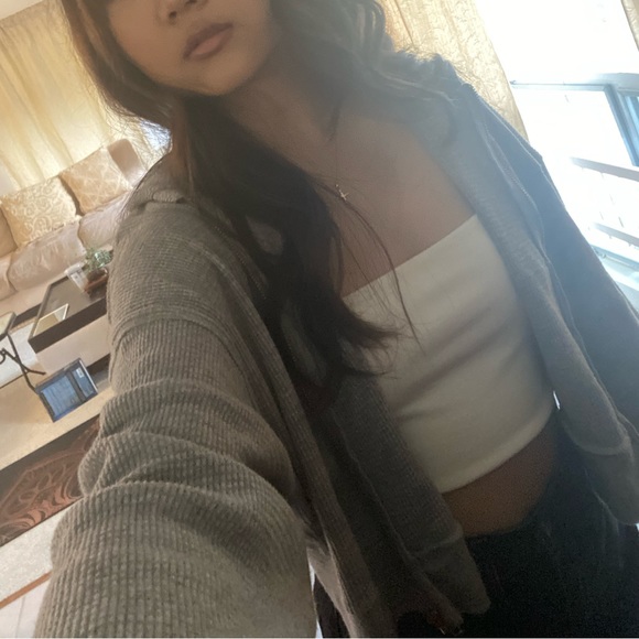 Aritzia TNA cropped gray ribbed hoodie - Picture 3 of 4